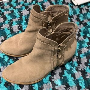 Ankle booties
